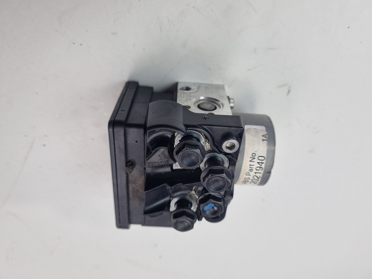 ABS pump modulator Triumph Bonneville T120 T2021941 - Bike Part Out