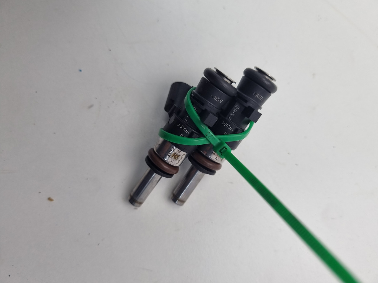 ヒデ Fuel Injector pair Triumph Bonneville T120 Bobber Thruxton