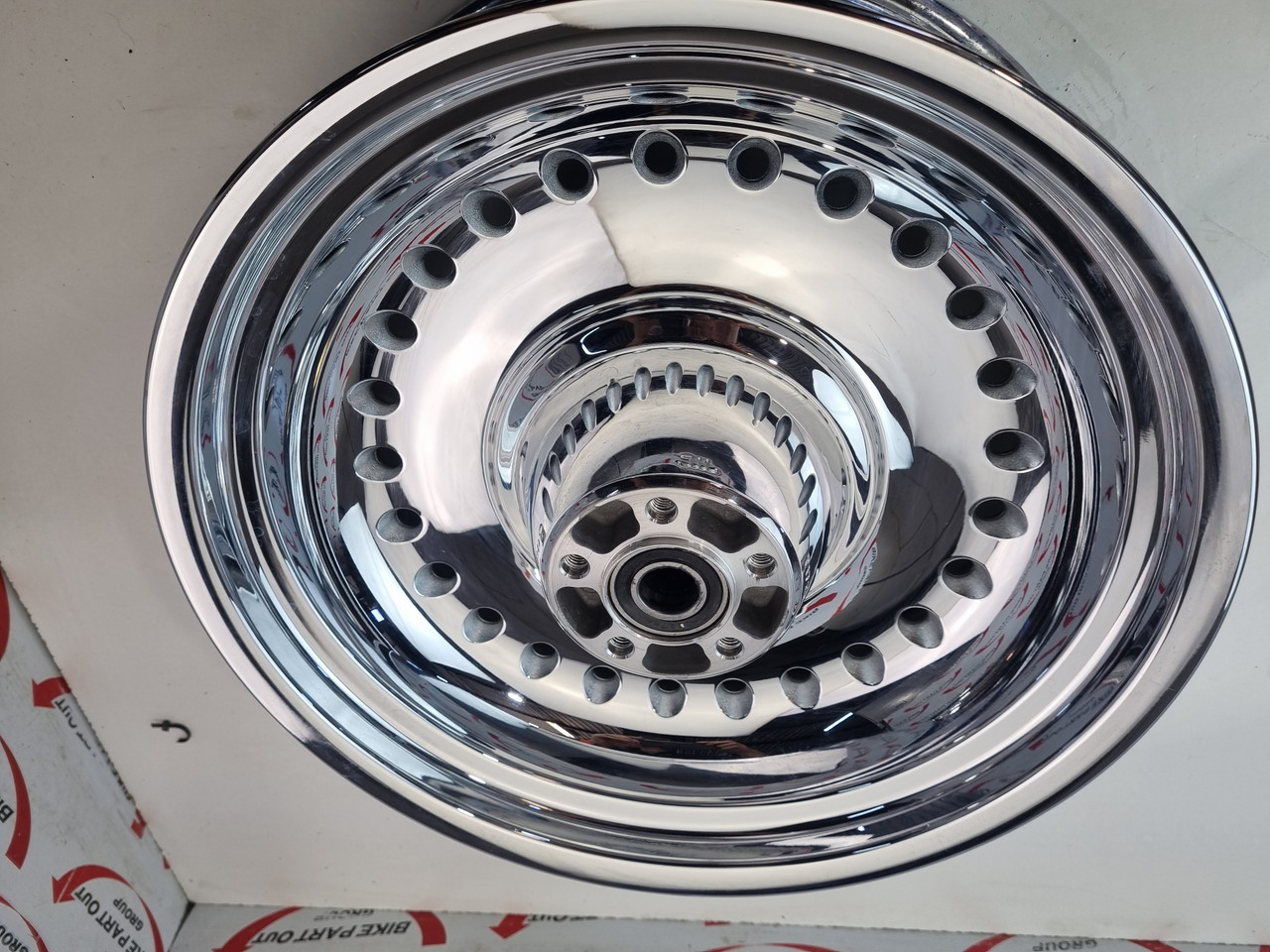 3️⃣ Rear Wheel Chrome 17x6 Harley Davidson Softail Fatboy Standard 09