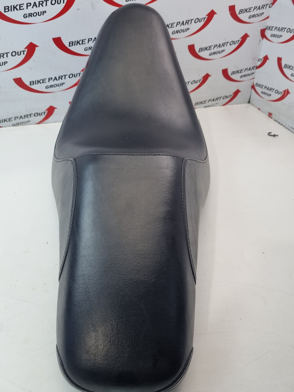【Ｒ】 Seat Badlander Harley Davidson Softail Fatboy Standard 07-17