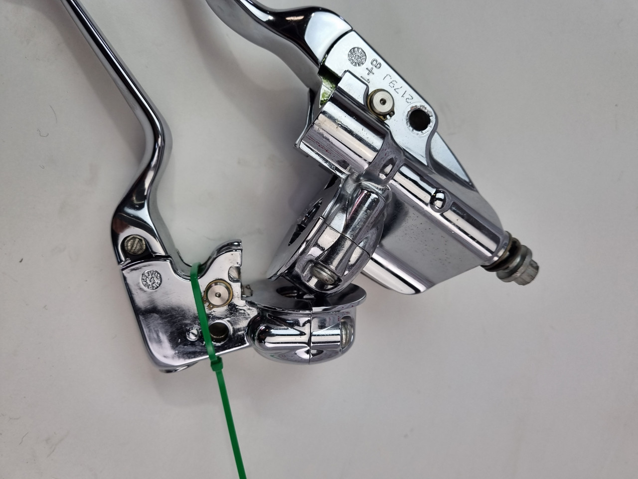 Chrome front master and clutch lever perch Harley Davidson
