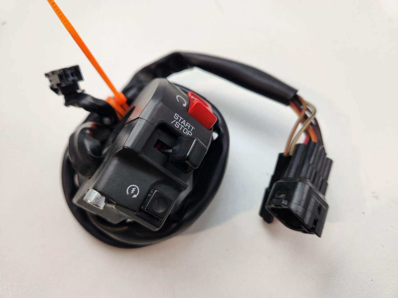 RH Switch start stop Kawasaki Ninja ZX6R ZX600 09-18 46091-0171