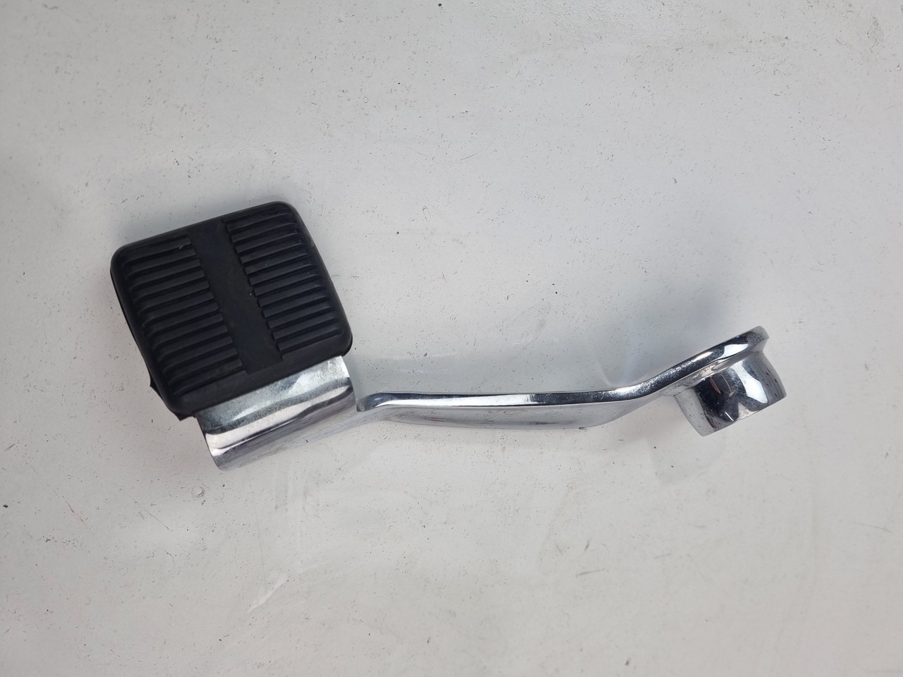 Rear brake pedal damage to pad Harley Davidson Dyna Fat