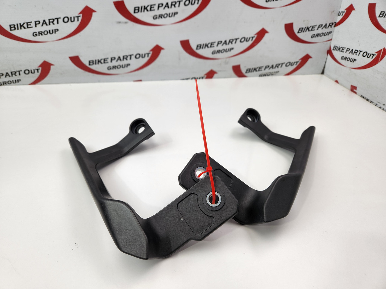 s Rear Passenger Grab Handles Yamaha MT09 Tracer 15-17 2PP-2474A-00