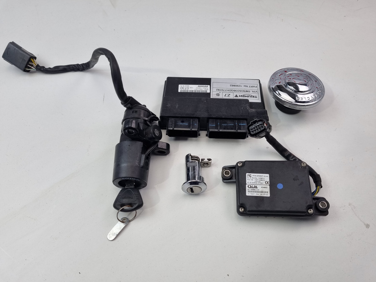 シングルカード Timetwister Coded CDI ECU Ignition switch key fuel cap immobiliser