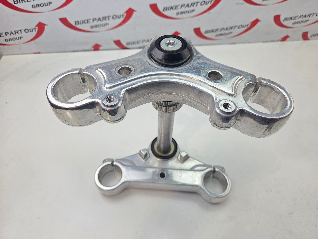 N。 10 Harley XL883N Sportster Upper Triple Tree upper bracket