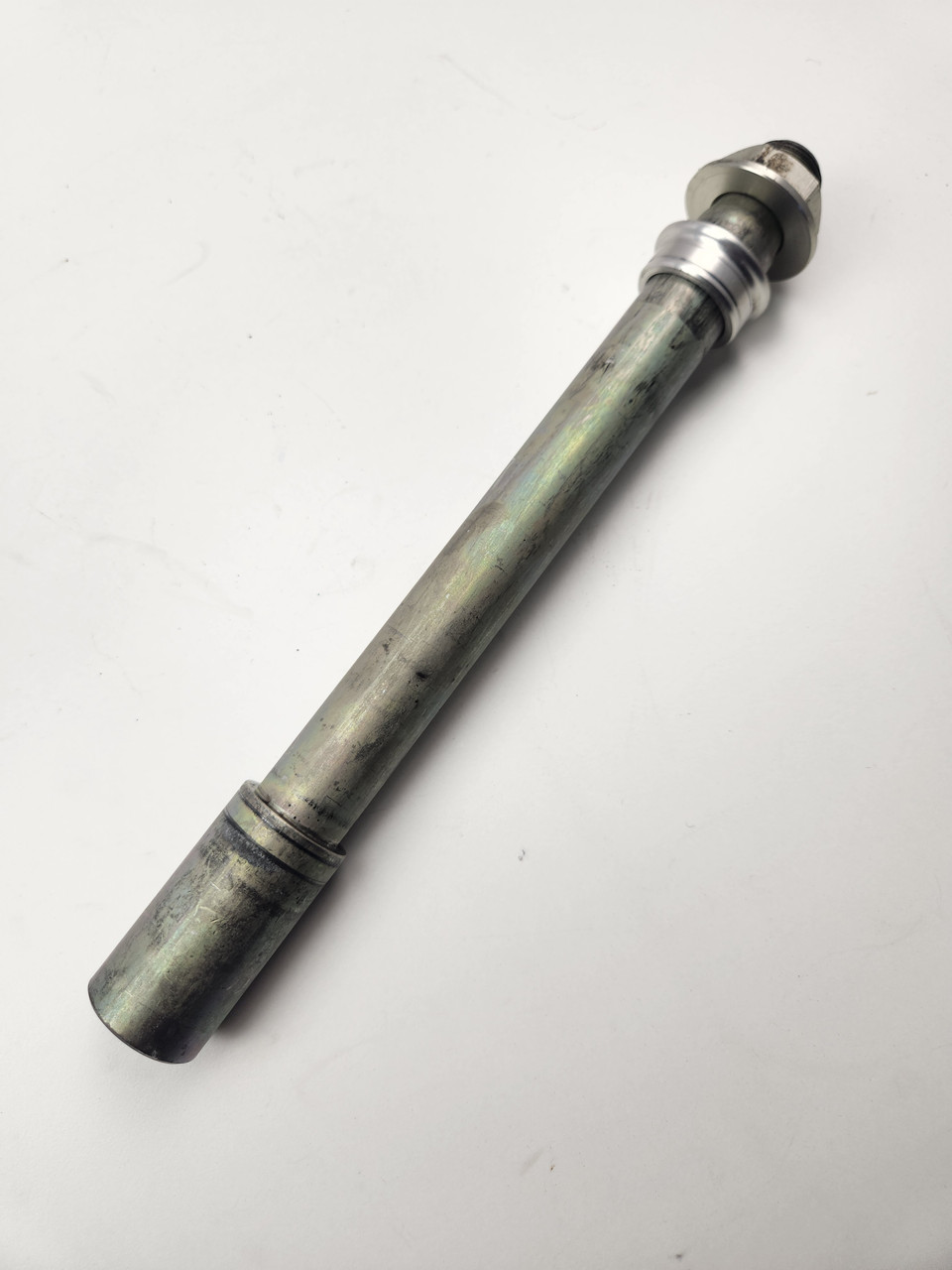 Front axle Suzuki GSXR600 GSXR750 11-21 54711-14J00 - Bike Part Out