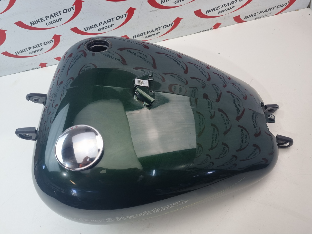 Fuel Petrol tank Dent/scratch Harley Davidson M8 Softail
