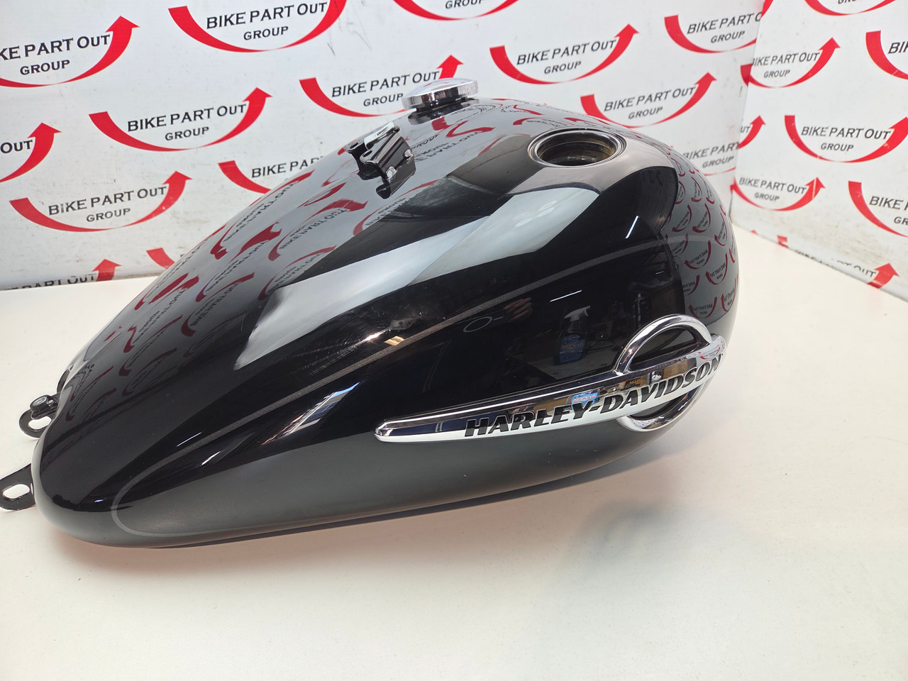 Fuel Petrol tank Dent Harley Davidson M8 Softail Sport glide Fat