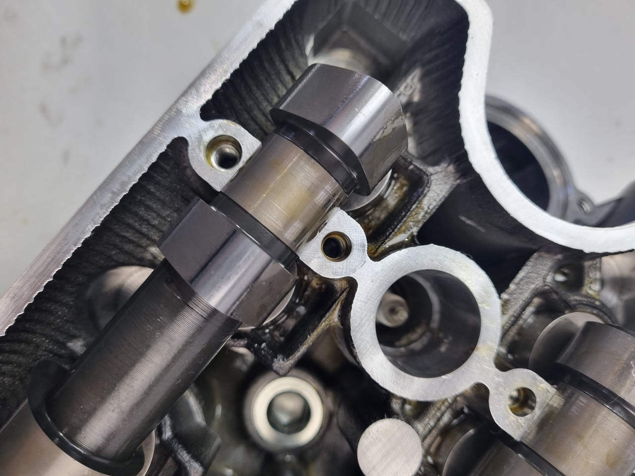 Cylinder head cams valves Yamaha XTZ690 Tenere 700 B4T-E1102-00