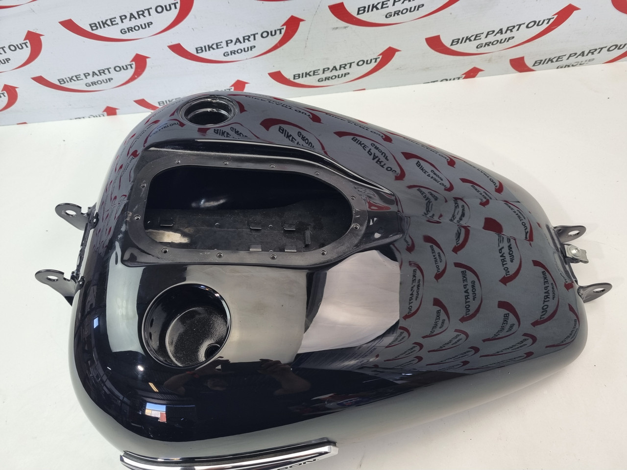 Fuel Petrol Tank Harley Davidson Dyna Switchback Low rider