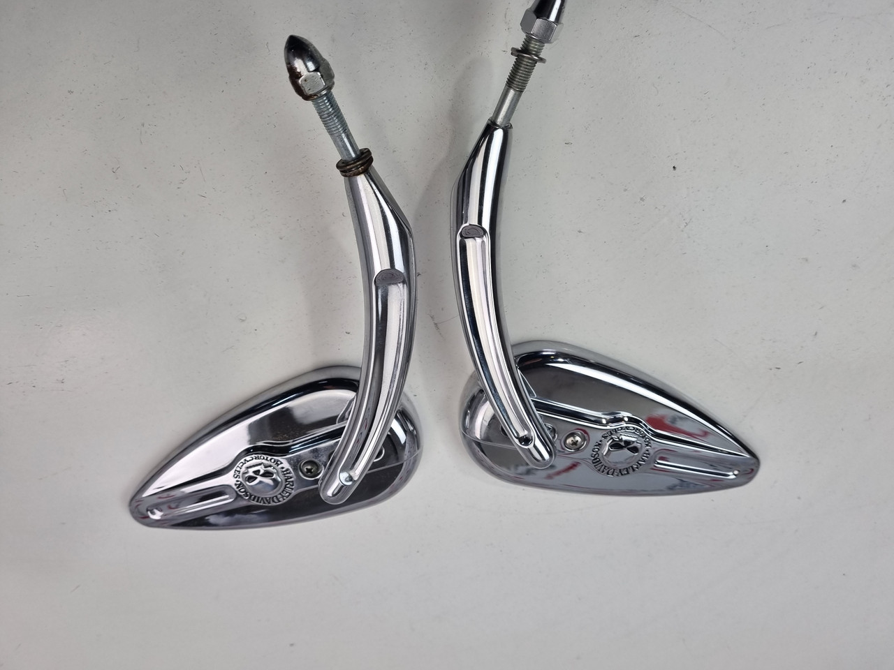 Wille G Skull teardrop mirrors Harley Davidson Dyna Softail