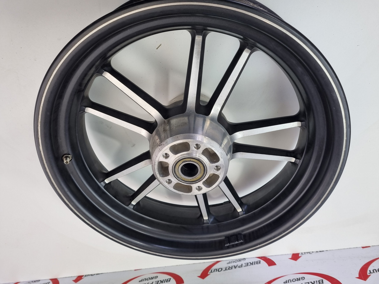 【fat】 Rear Wheel 17x4.5 Harley Davidson Dyna Street bob limited 06-17