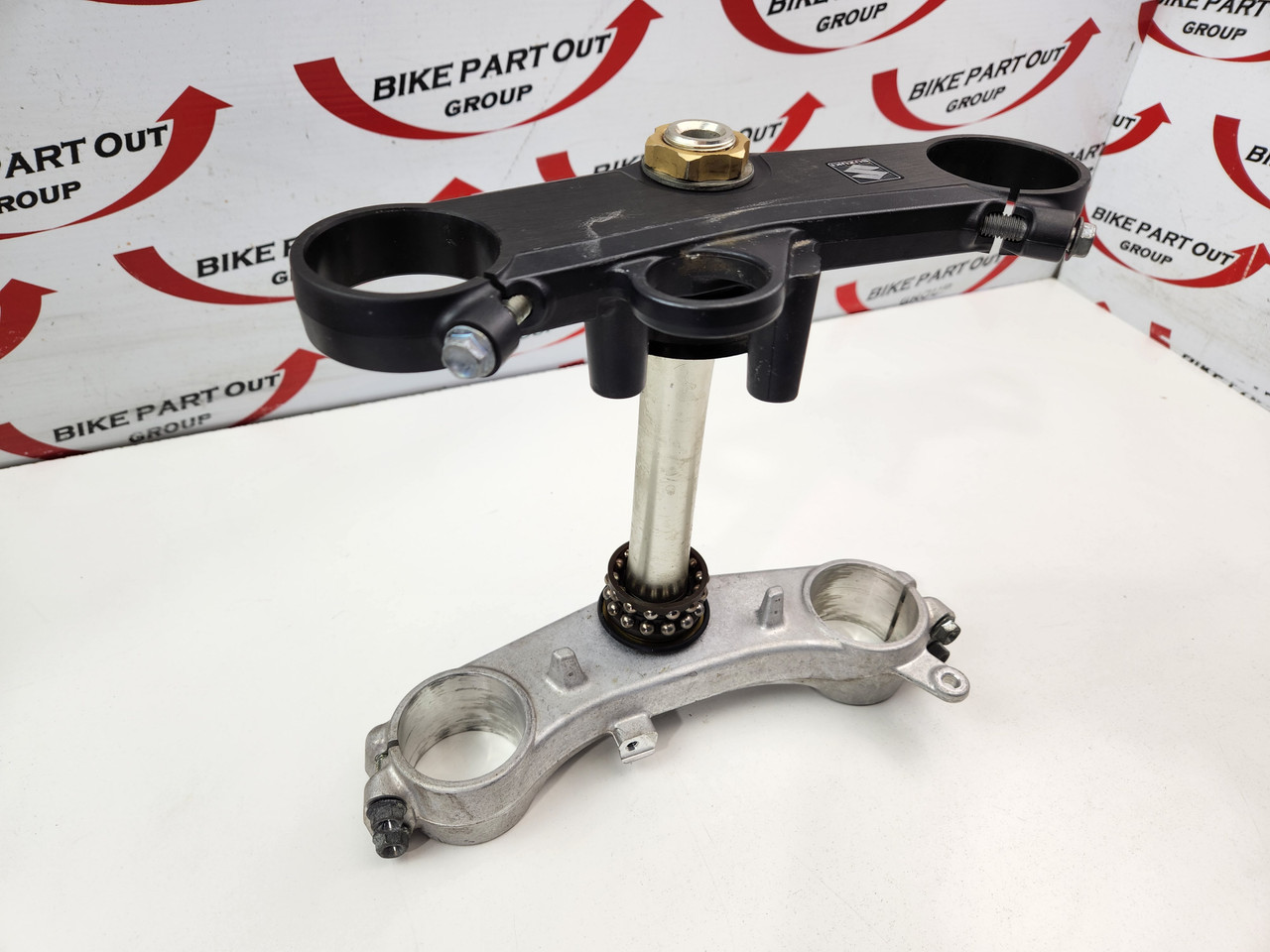 Triple Clamps Suzuki GSXR600 04-05 51410-29G00 - Bike Part Out