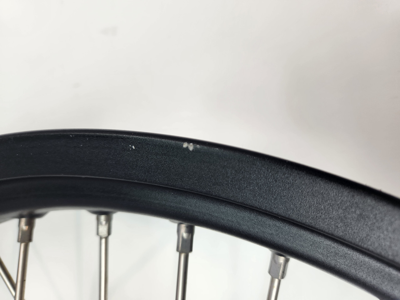 。 Front Wheel Husqvarna Norden 901 22-24 63709001044C1 - Bike Part Out