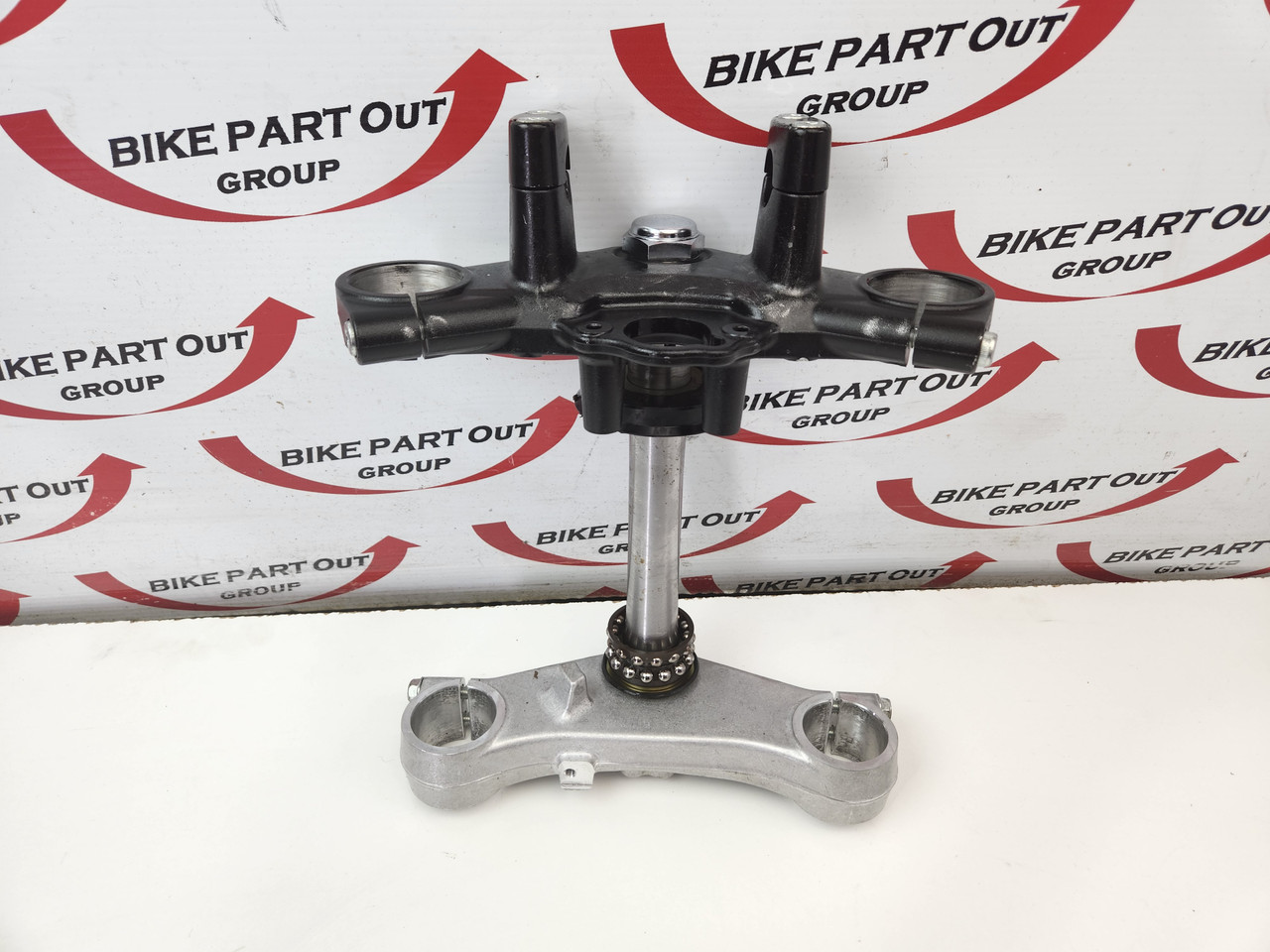 Triple Clamps Suzuki DL650 V-Strom 12-23 51410-28K00 - Bike Part Out