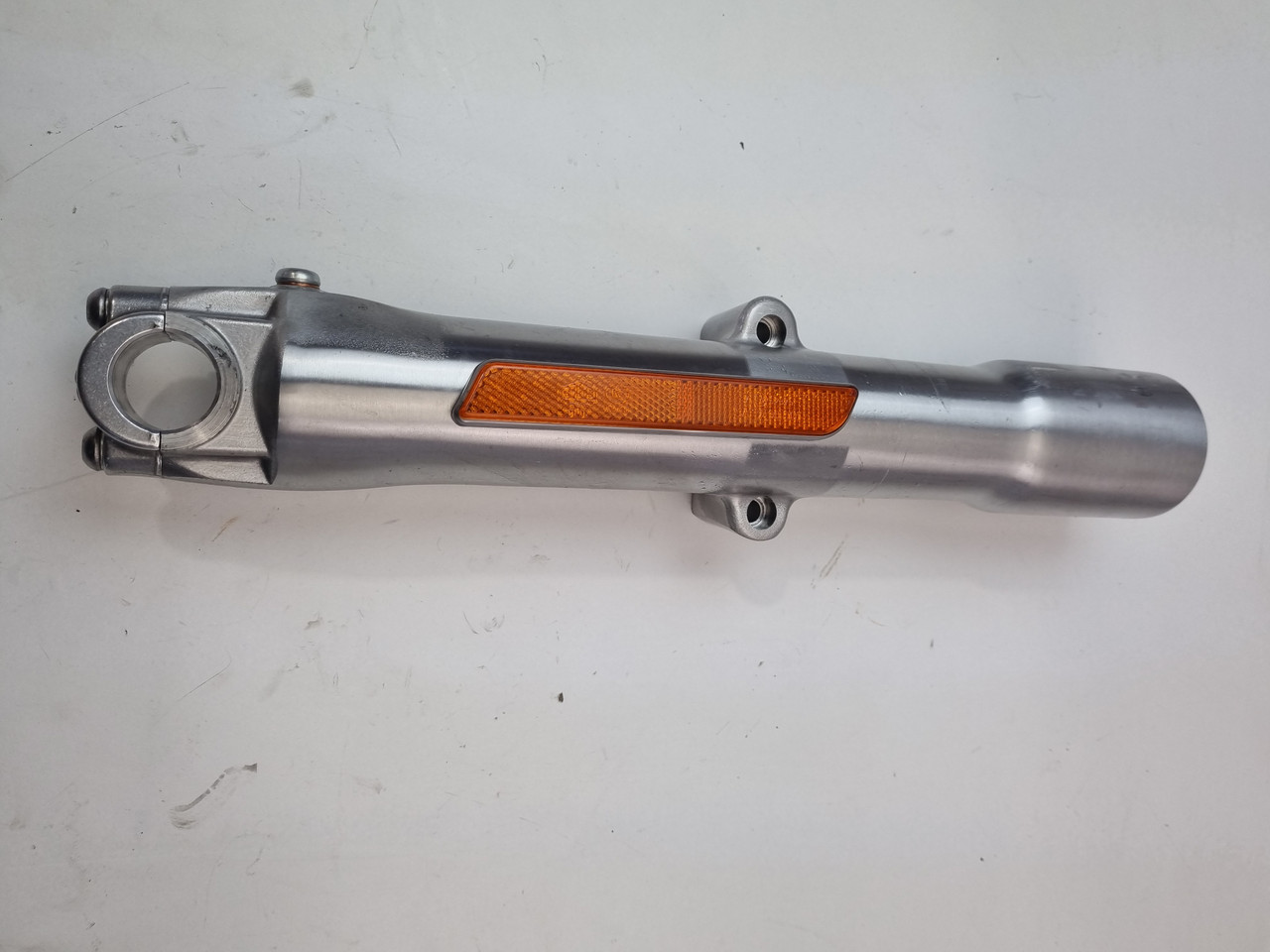 30点 RH Fork leg slider Harley Davidson Softail Fatboy 08-17 45917-08A