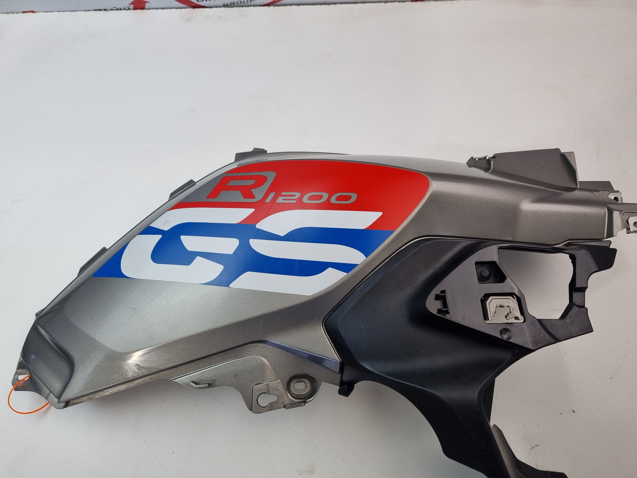 RH Tank cover BMW R1200 GS K50 16-18 46638567802 - Bike Part Out