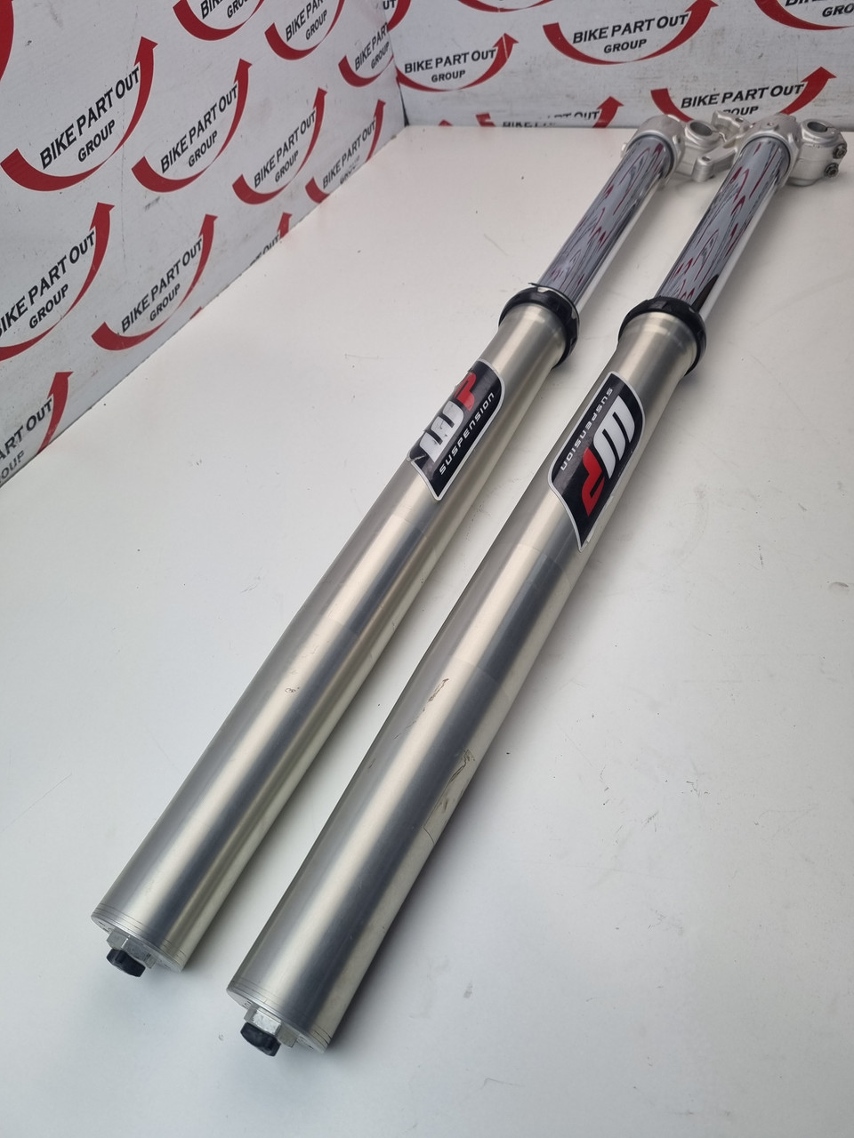 は Catalyst 3560-C and 2960-C Switch Hardware Installation