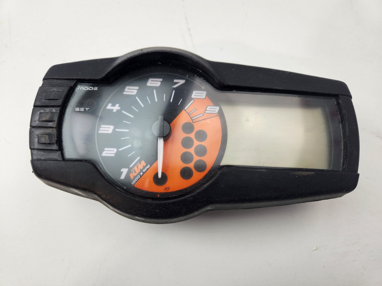 KTM 390DUEK用 スピードメーター 93314069100 新品 【公式通販】