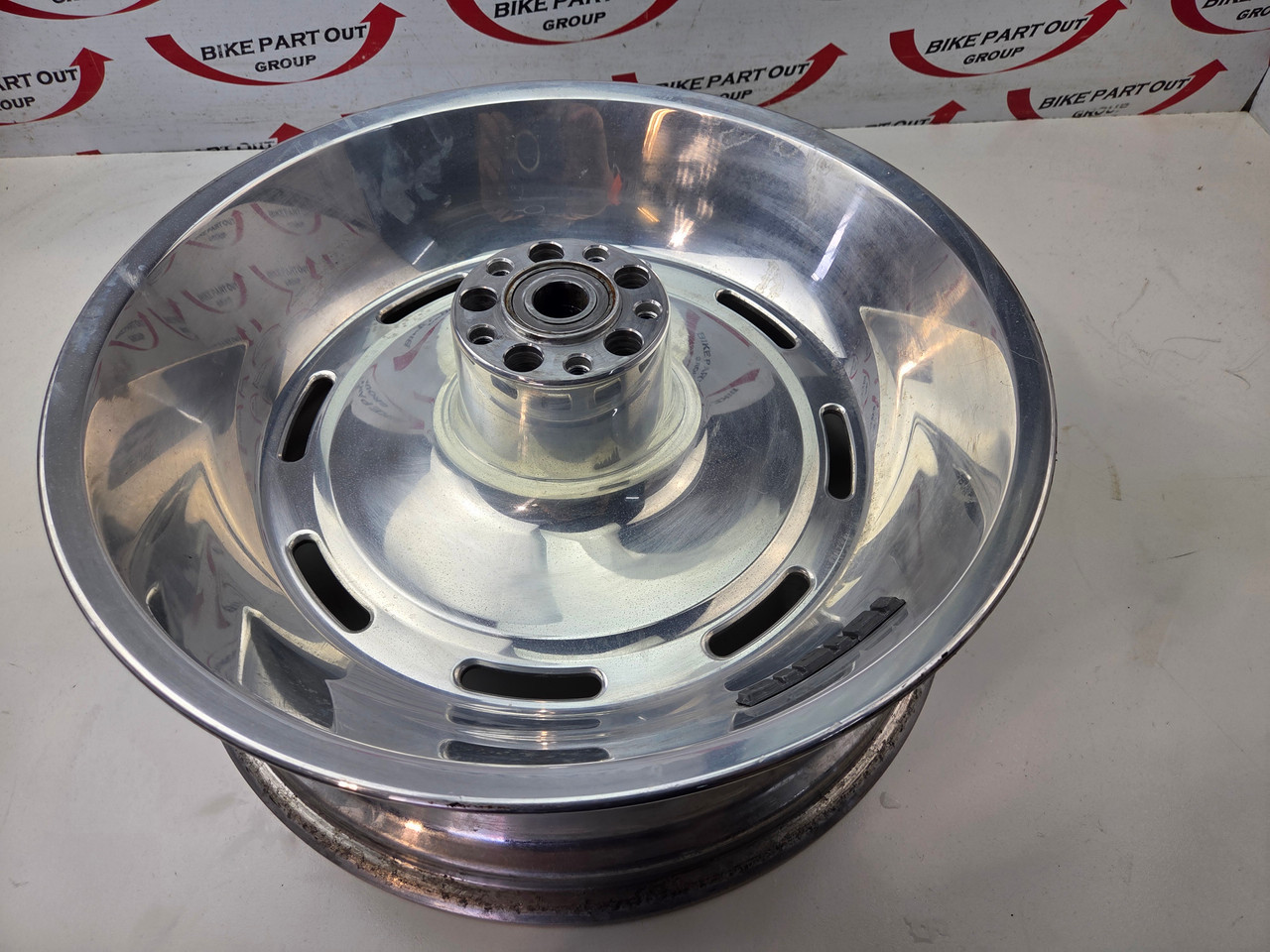 ハーレーダビットソン　リア　16インチホイール OEM Rear Wheel 17x6 in Slotted Harley Davidson Softail 07-17 41995