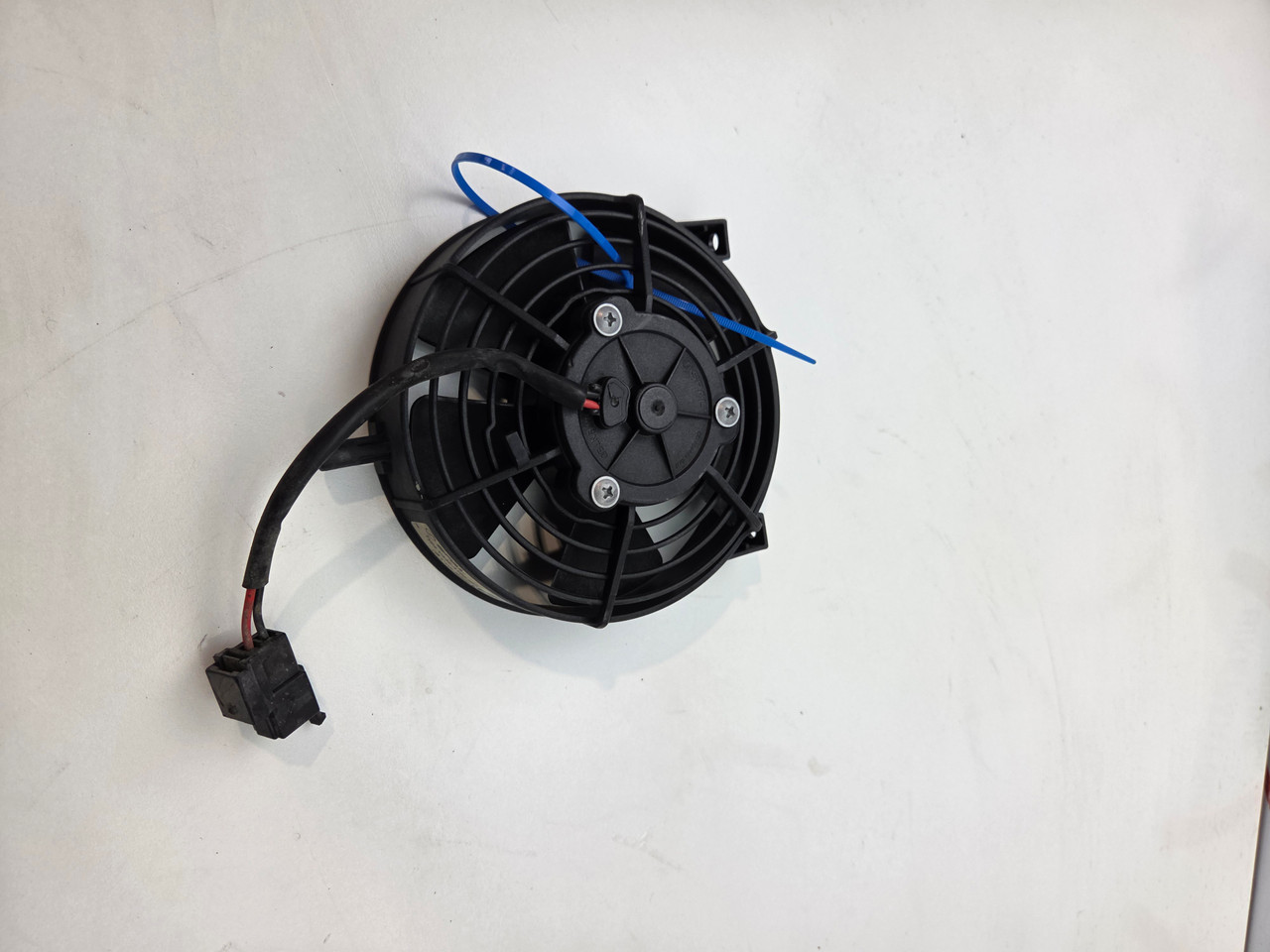 Radiator fan Aprilia Tuono 1000 R V2 02-05 RSV1000 00-03 AP8124855