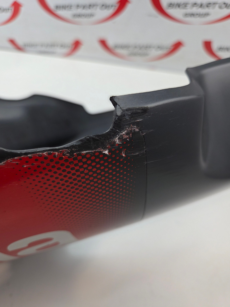 ユウ Bellypan Aprilia Tuono 1000 R V2 02-05 AP8178246 - Bike Part Out