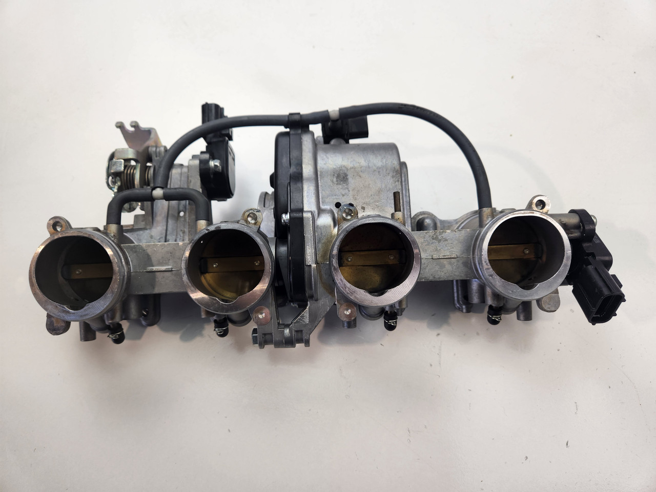 Throttle Body Yamaha YZF-R1 R1 15-16 2CR-13750-00 - Bike Part Out