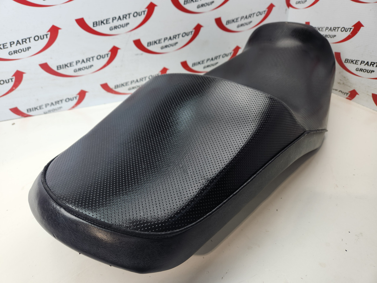 Seat Yamaha FZ1 FZ FZS1000 Fazer 02-05 5LV-24730-10 - Bike Part Out