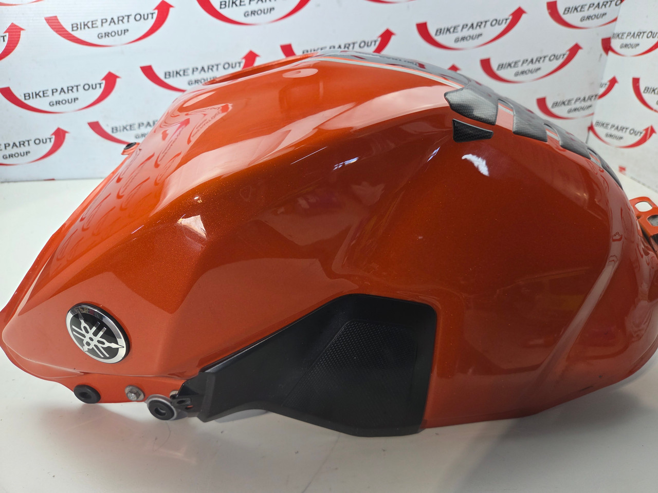 Fuel Petrol tank Yamaha MT-09 MT09 MT 09 14-16 1RC-Y2410-01-02