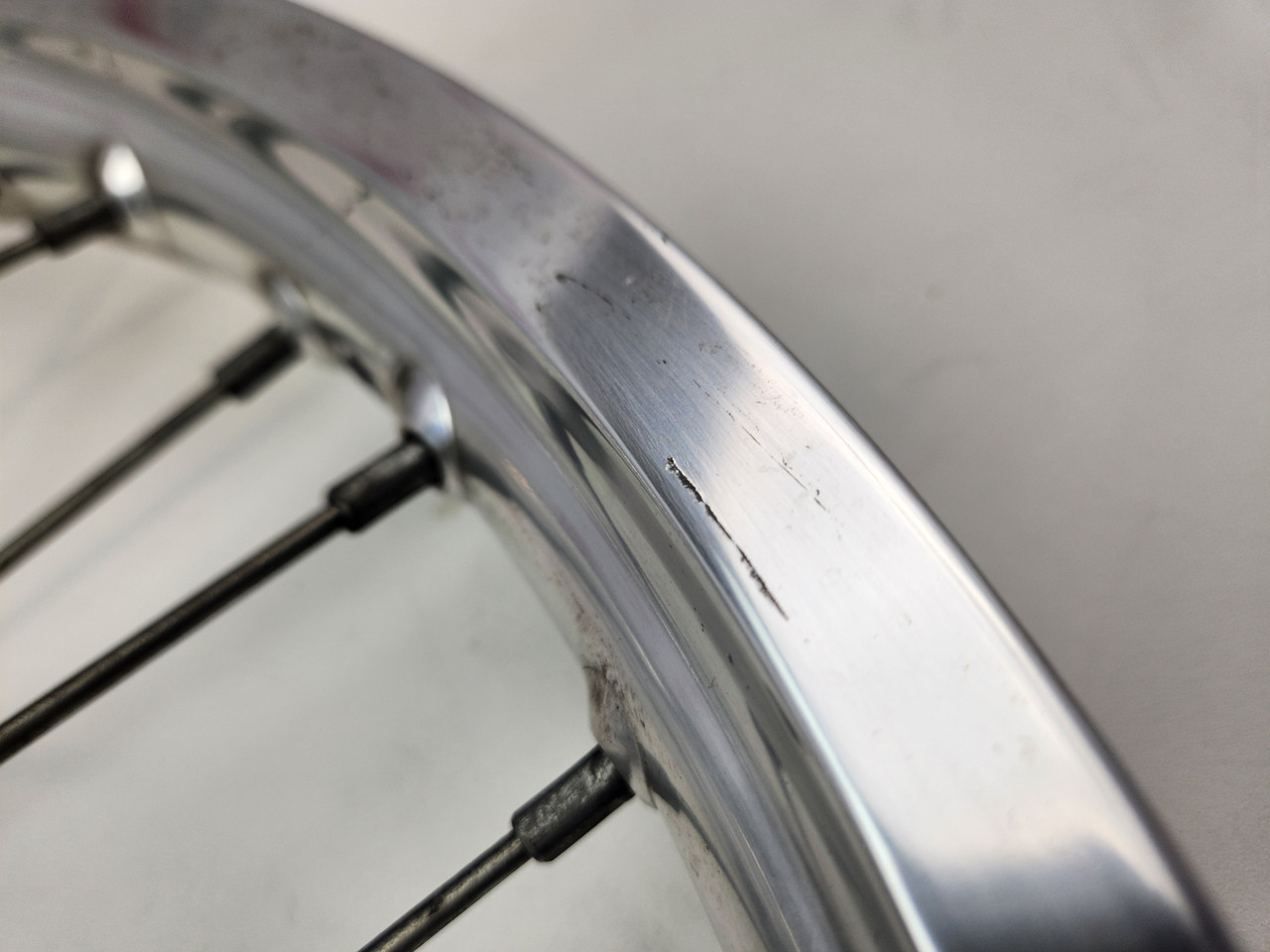 へへへ Front Wheel Suzuki DR650 DR650 SE 00-21 55311-44B00 1 - Bike Part Out