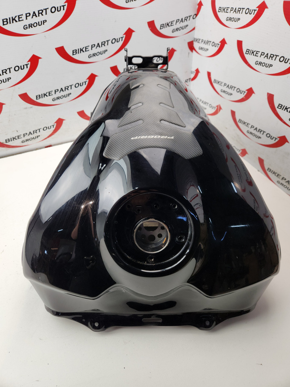 Fuel Tank Yamaha YZF-R1 R1 08 4C8-Y2410-00-03 - Bike Part Out