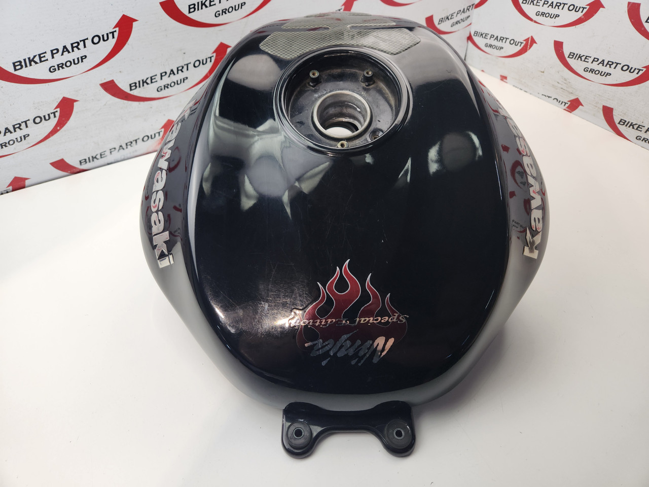 Fuel Tank Kawasaki Ninja ZX10 ZX10R 06-07 51085-5127-H8 - Bike