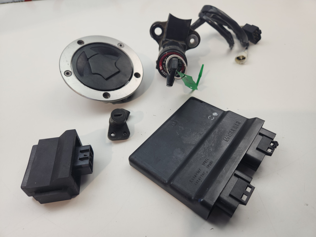 CDI ECU Ignition Lock Key Set Kawasaki Ninja ZX10 ZX10R 06-07