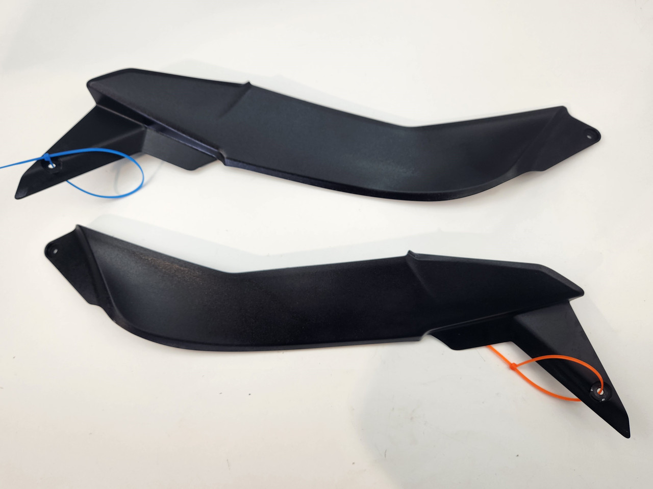 Knee Grip Side Cover Pair Kawasaki ZX 1002 1000SX 20-24 14093-0529