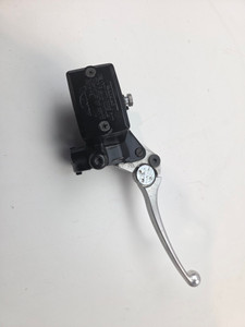 Front Brake Master Cylinder Triumph Street Triple 675 660 07-16 T2020755