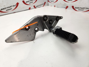 RH foot peg and mount bracket Suzuki Bandit GSF1200 S 01-06 43511-26E02