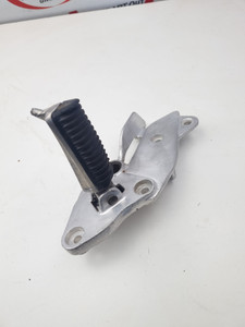 Right Foot rest peg plate mount Yamaha XJ900 Diversion S 95-02 4KM-27443-00