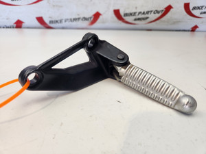 RH foot peg mount footrest bracket OEM Ducati Streetfighter S 09-11 848 12-15 1098 12-13 82411551A 46410561A