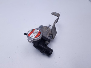 Thermostat Housing fill pipe Suzuki Bandit GSX1250 GSF1250 GSX650 F 17662-18H00