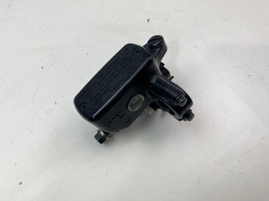 Front brake master cylinder  Honda  VFR800 VFR 800 X 1200 12-17 CBR650 19-23 CB650R 19-24 45510-MGH-641