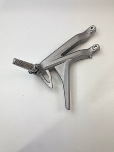 LH pillion foot peg and mount Honda VFR800 VFR 800  14-17 50681-MJM-D01