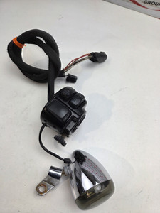 RH Switch 6 pin start blinker  Harley Davidson Dyna Tourer Softail 71682-06A