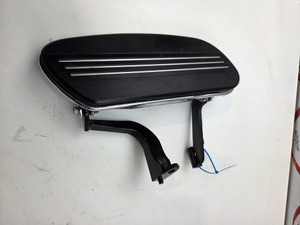 LH foot board mount brackets Harley Davidson Tourer M8 17-24 47200302A  50683-04