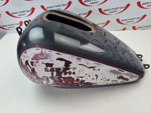 Fuel Petrol tank Centre fill Harley Davidson Dyna 04-09 61590-04B Fuel Petrol tank Centre fill Harley Davidson Dyna 04-09 61590-04B