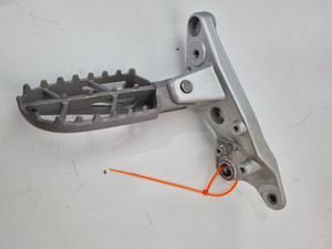 RH Foot peg and mount Ducati Multistrada 1200 1260 Enduro 16-20 82422892AA RH Foot peg and mount Ducati Multistrada 1200 1260 Enduro 16-20 82422892AA