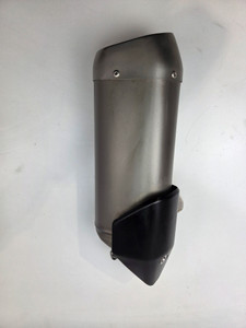 Exhaust Muffler Yamaha  MT10 MT-10 16-21 B67-14750-00 Exhaust Muffler Yamaha  MT10 MT-10 16-21 B67-14750-00