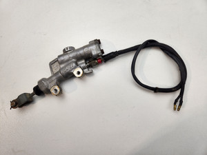 Rear Brake Master Cylinder Yamaha WR450F WR250F 03-06 5UN-2583V-00