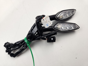 Front Blinkers Pair Yamaha MT10 MT-10 17-21 B67-83320-00