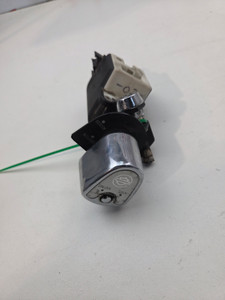 Ignition switch fuel cap lock and key  Harley Davidson Tourer Road Street glide 12-13 71400071